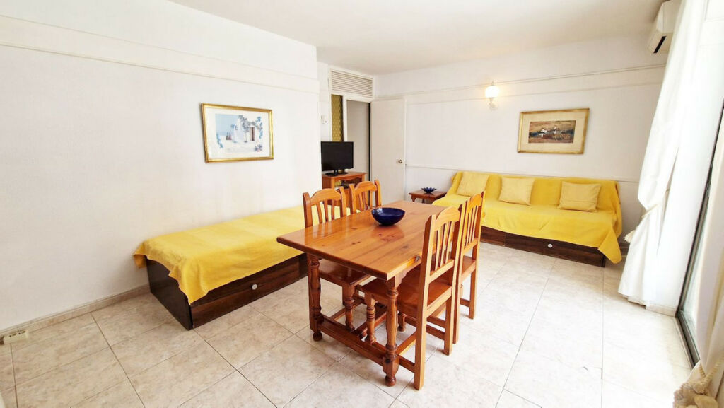 Middle Floor Apartment Fuengirola Málaga - image 6