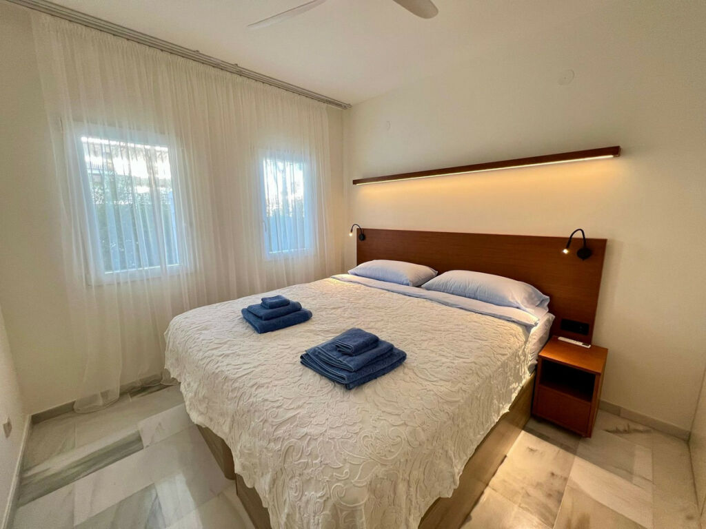 Ground Floor Apartment The Golden Mile Málaga - image 6