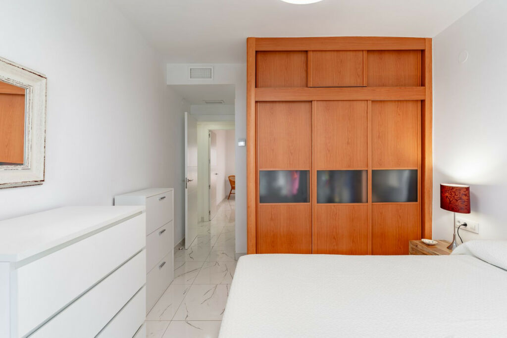 Middle Floor Apartment Fuengirola Málaga - image 6