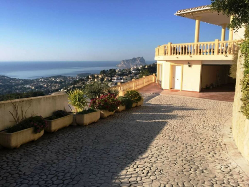 Detached Villa Moraira Alicante - image 6
