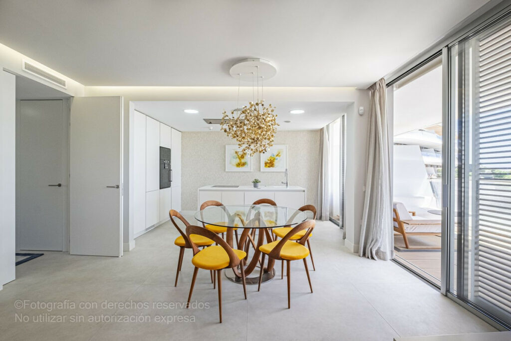 Middle Floor Apartment Estepona Málaga - image 6