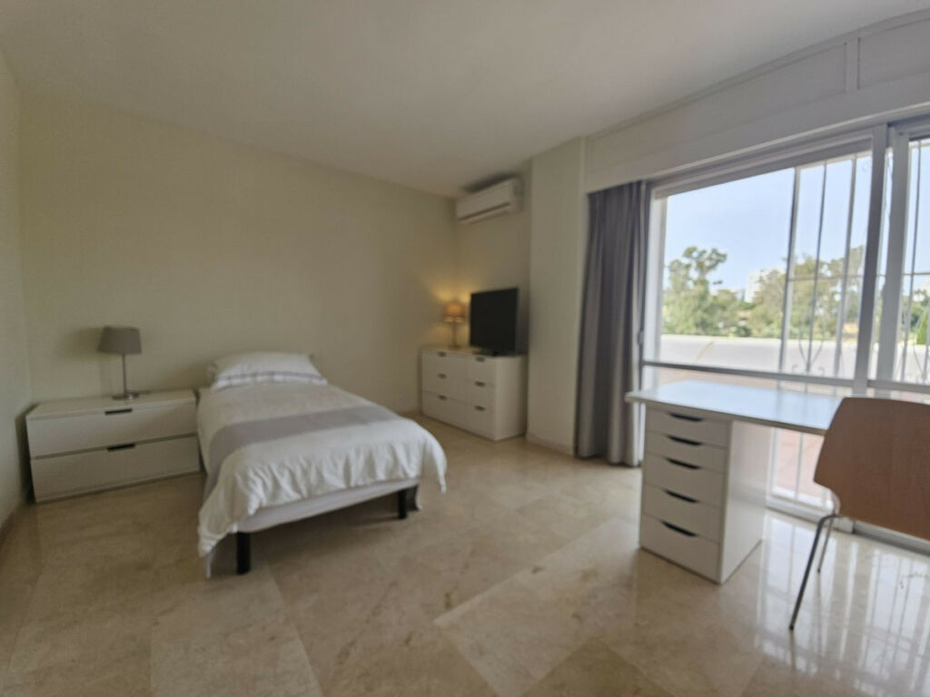 Middle Floor Apartment Guadalmina Alta Málaga - image 6