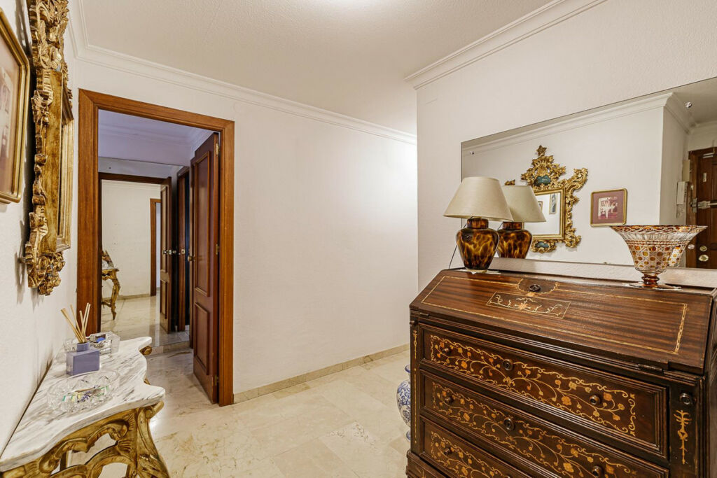 Middle Floor Apartment Marbella Málaga - image 6