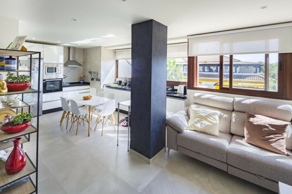 Penthouse Nueva Andalucía Málaga - image 6