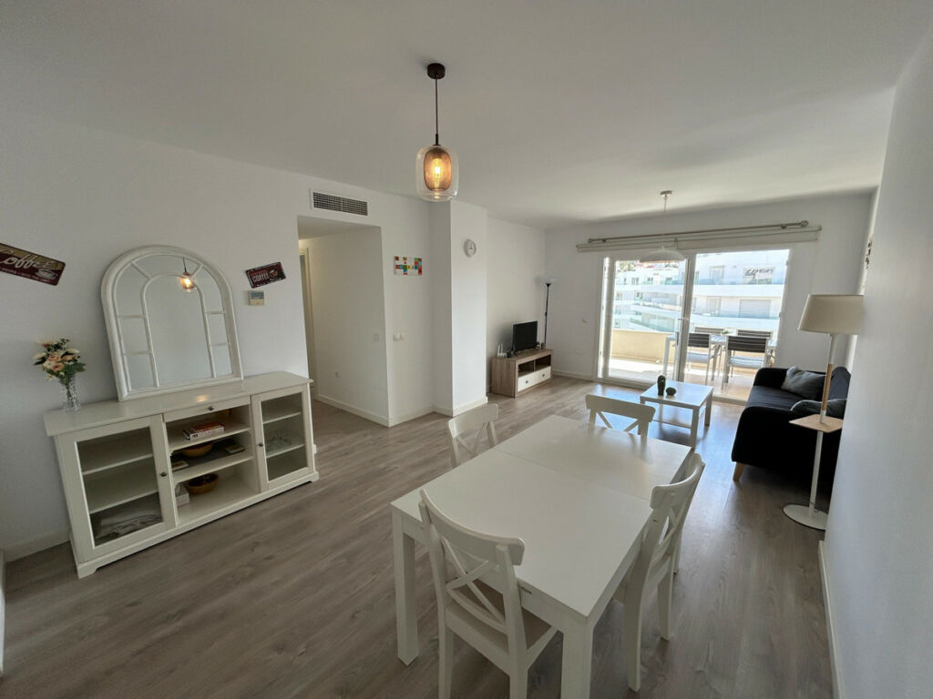 Middle Floor Apartment Nueva Andalucía Málaga - image 6