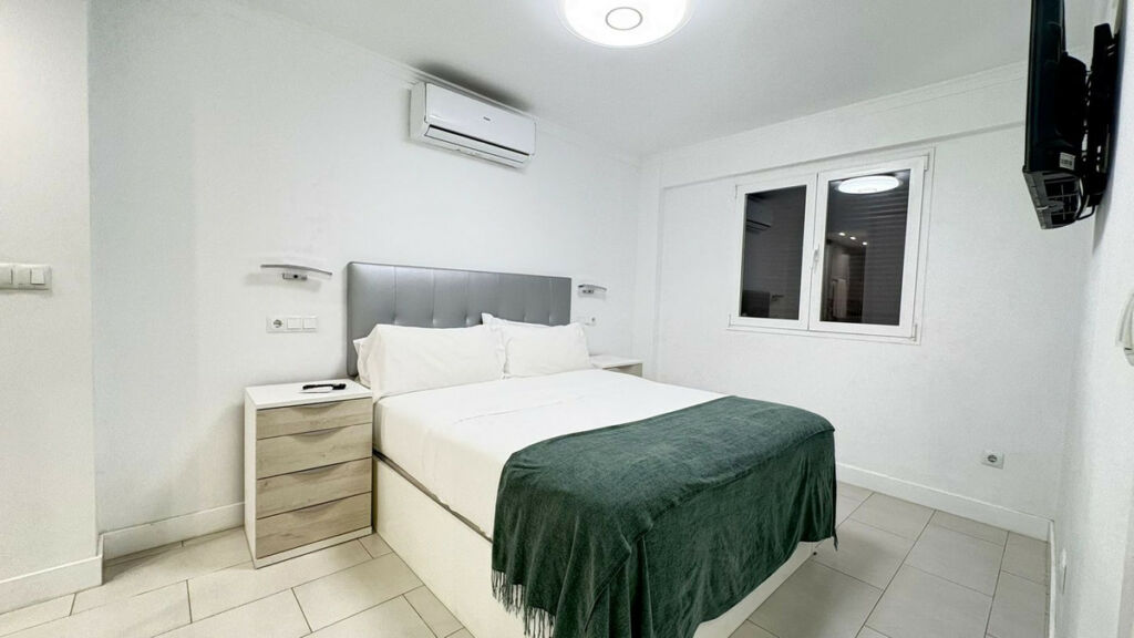 Middle Floor Apartment Marbella Málaga - image 6