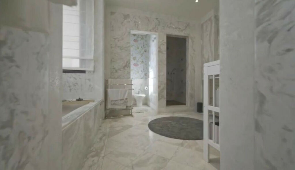 Detached Villa Guadalmina Baja Málaga - image 6