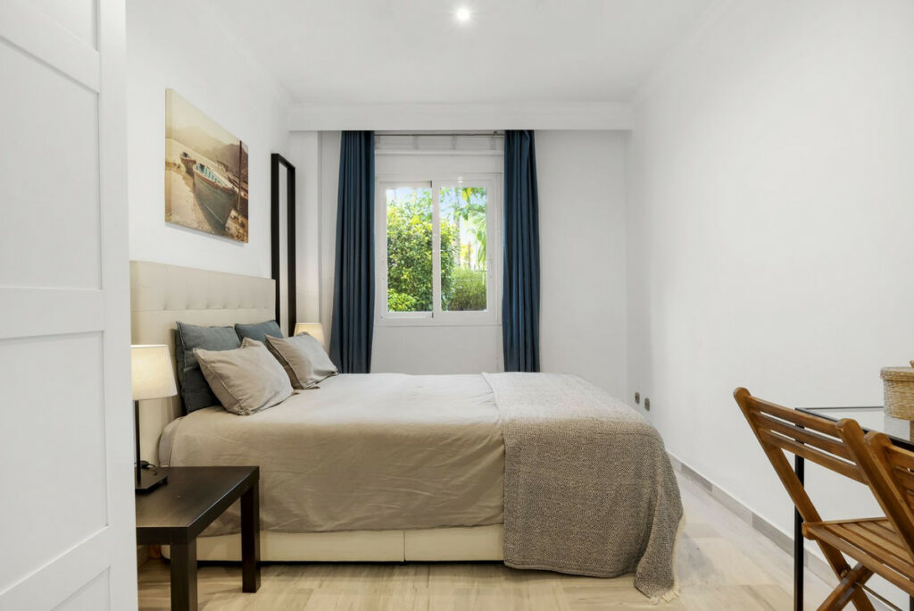 Ground Floor Apartment Nagüeles Málaga - image 6