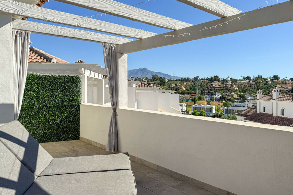 Townhouse El Paraiso Málaga - image 6