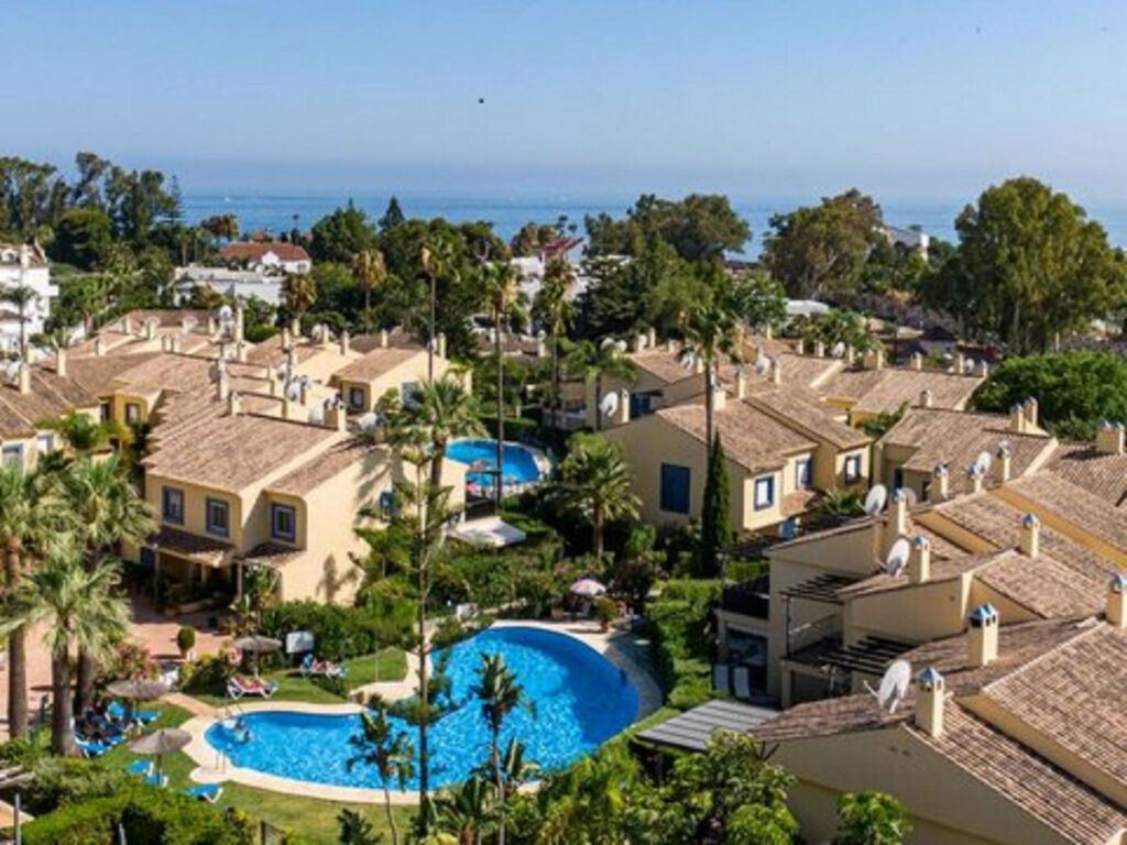 Townhouse Puerto Banús Málaga - image 6