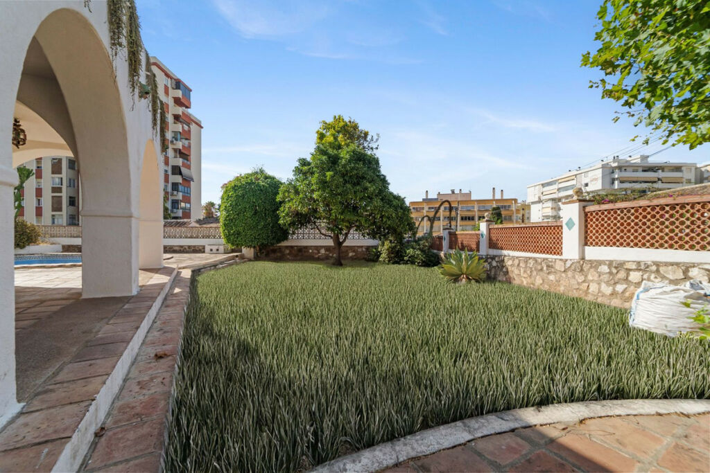 Detached Villa Fuengirola Málaga - image 60