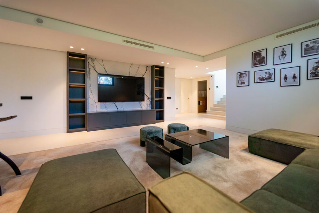 Detached Villa Nueva Andalucía Málaga - image 61