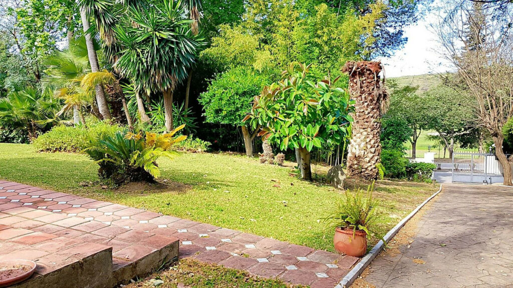 Detached Villa El Paraiso Málaga - image 61