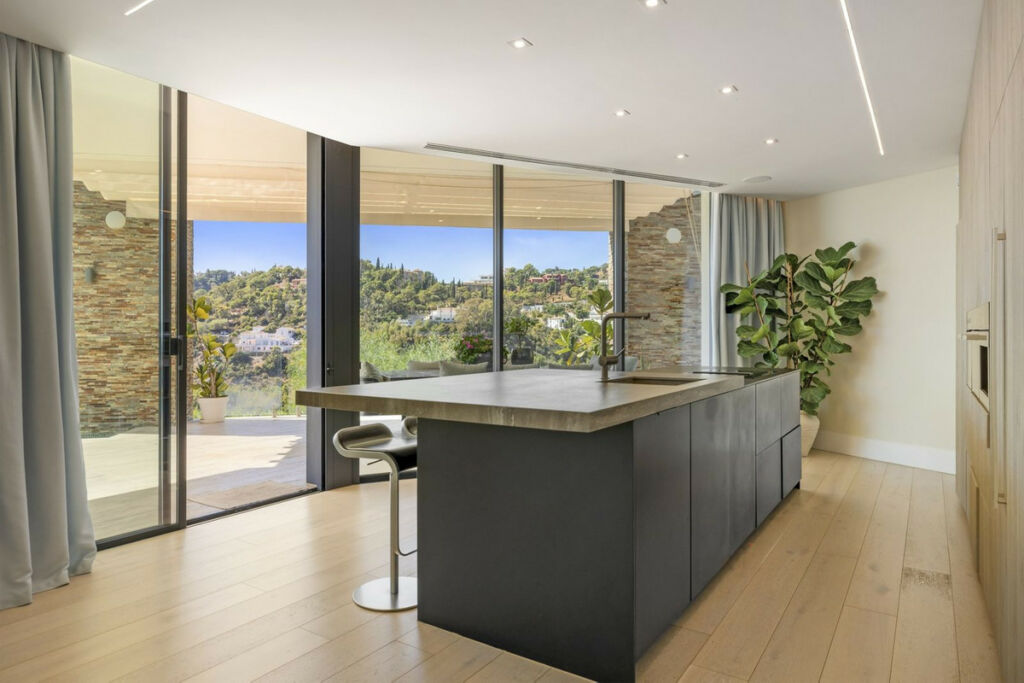 Detached Villa El Madroñal Málaga - image 64