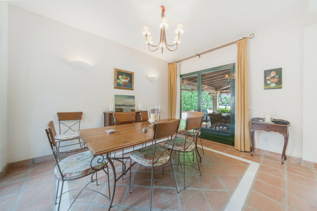 Detached Villa Sotogrande Cádiz - image 7