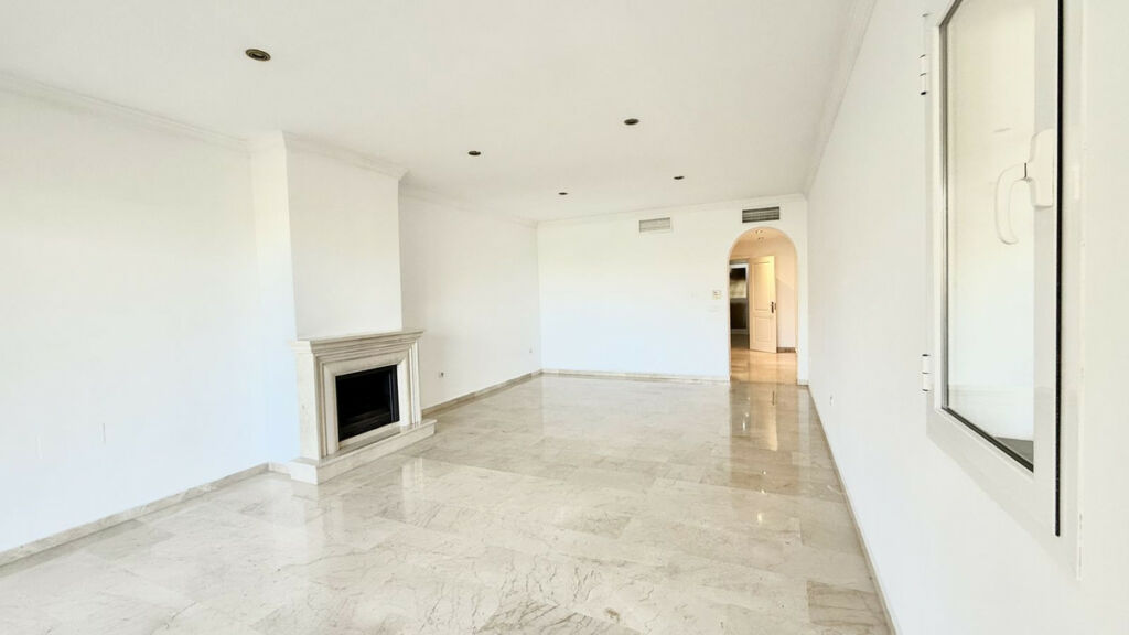 Ground Floor Apartment Elviria Málaga - image 7