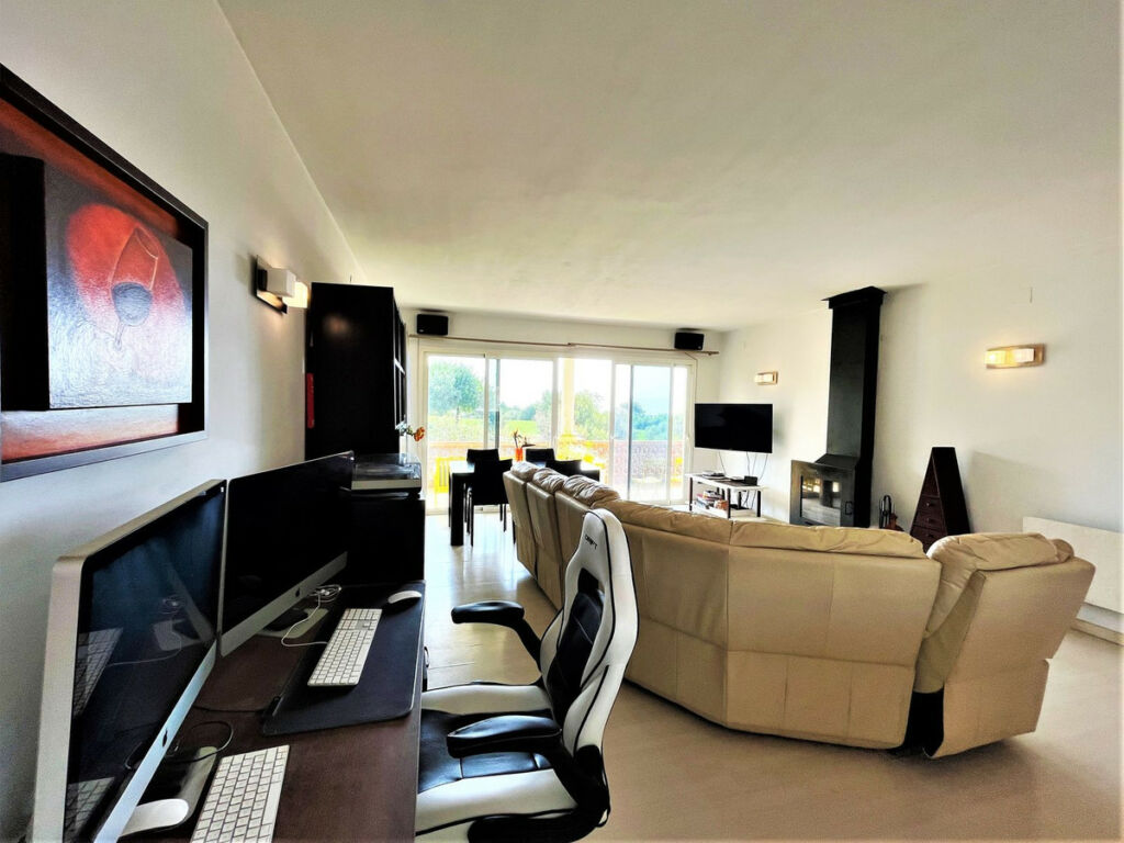 Detached Villa Estepona Málaga - image 7