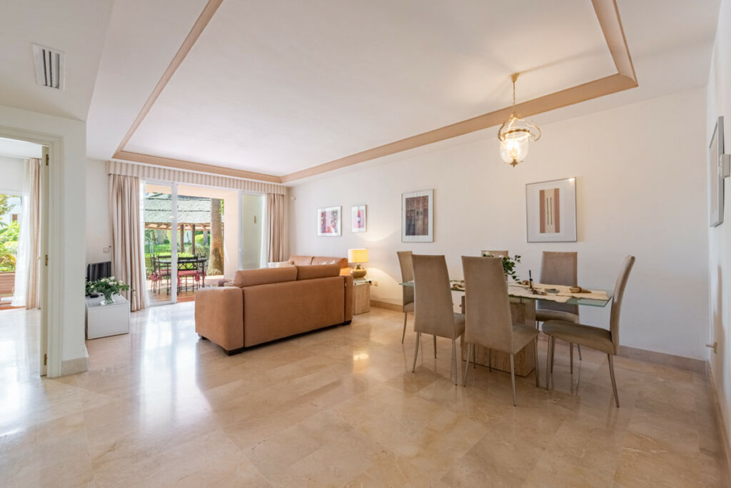 Ground Floor Apartment Puerto Banús Málaga - image 7