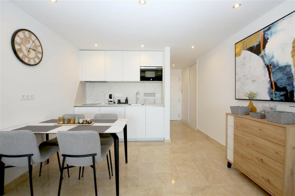 Ground Floor Apartment Estepona Málaga - image 7