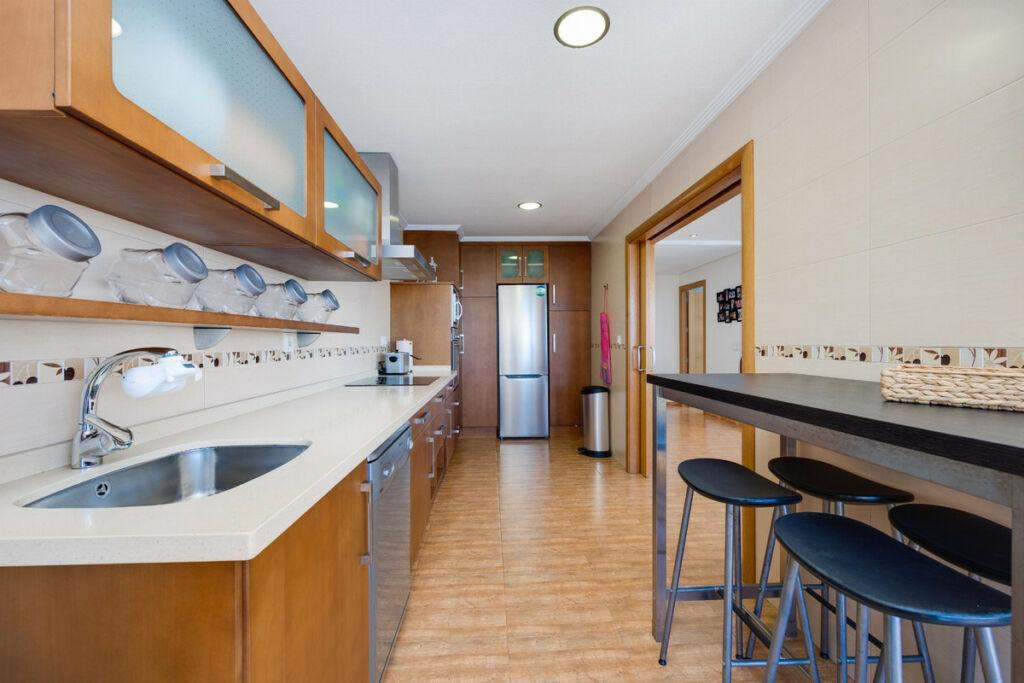 Middle Floor Apartment Torrevieja Alicante - image 7