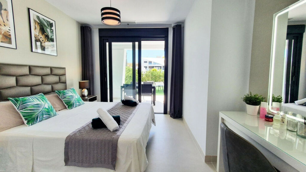 Ground Floor Apartment Bel Air Málaga - image 7