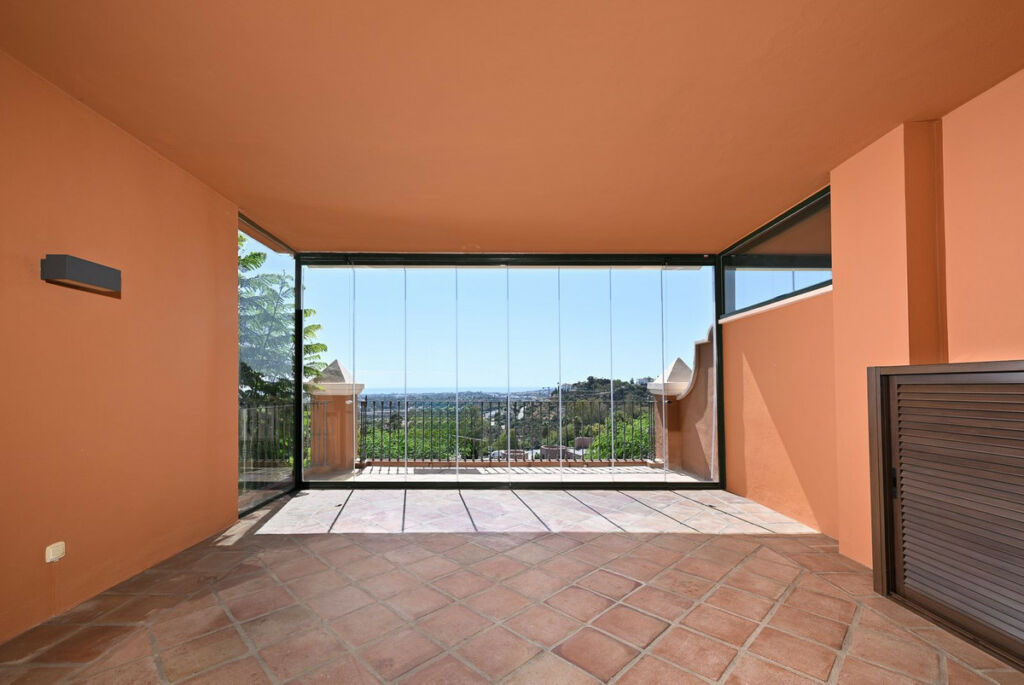 Middle Floor Apartment Benahavís Málaga - image 6