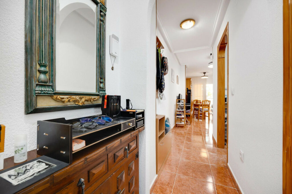 Middle Floor Apartment Guardamar del Segura Alicante - image 7
