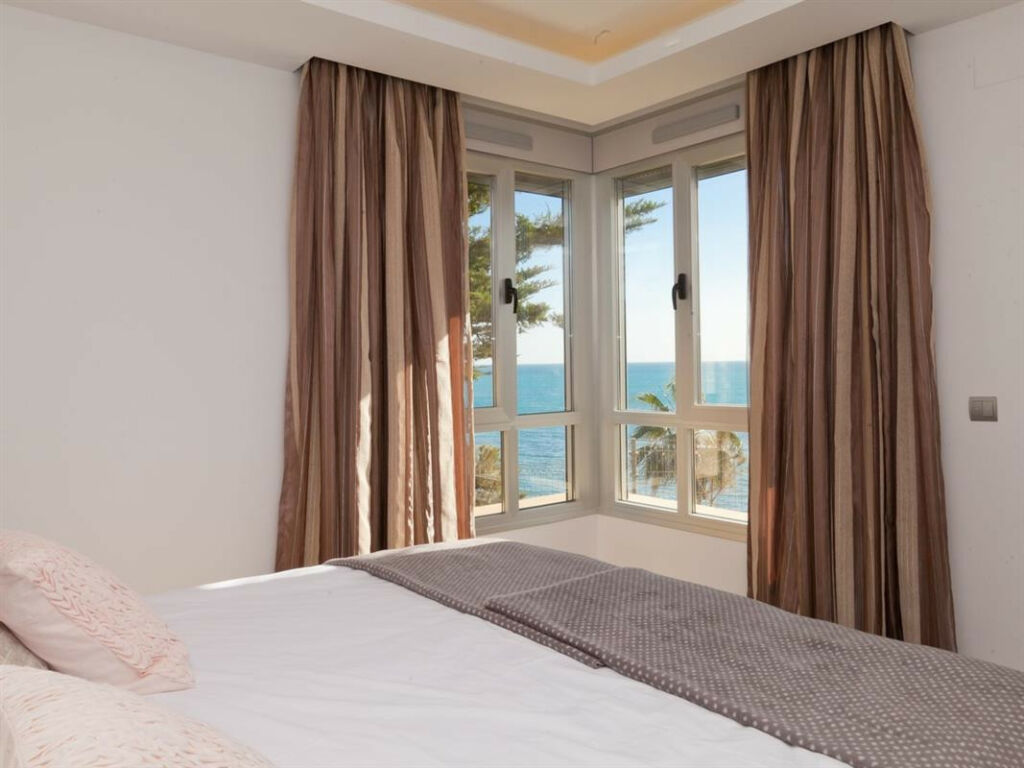 Ground Floor Apartment Estepona Málaga - image 7