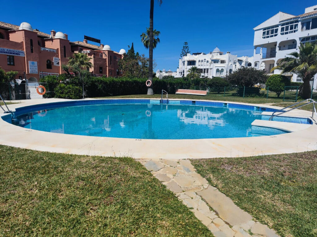 Middle Floor Studio Calahonda Málaga - image 7