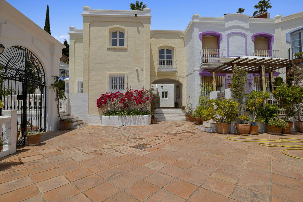 Townhouse Benahavís Málaga - image 7
