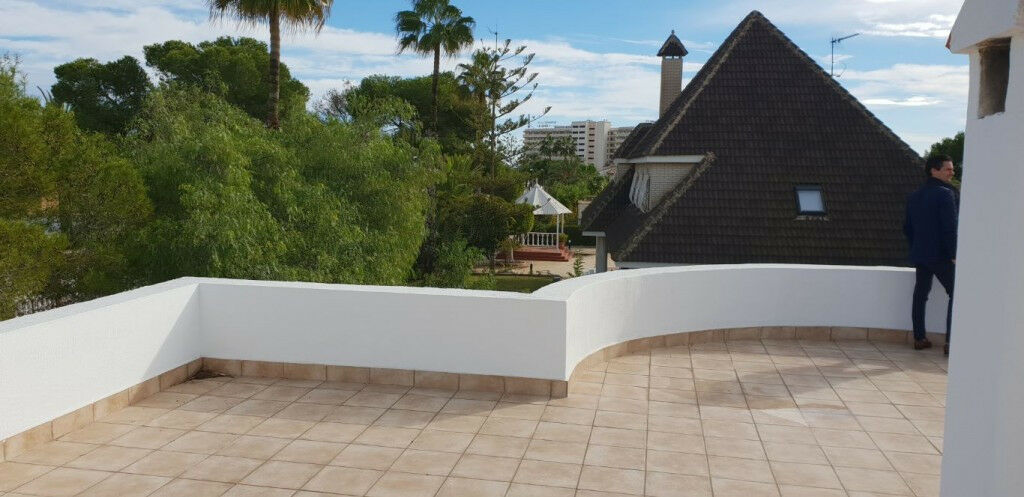 Detached Villa La Zenia Alicante - image 7