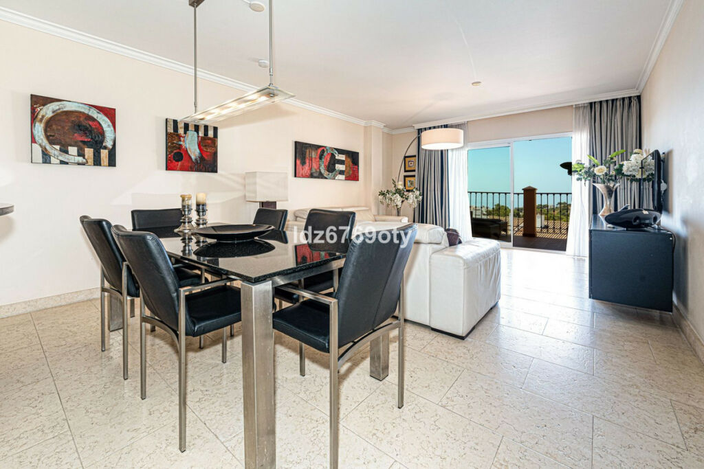 Middle Floor Apartment Benalmadena Málaga - image 7