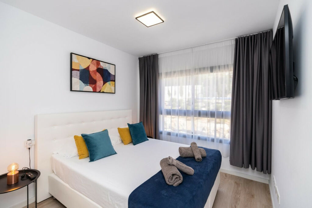 Middle Floor Apartment Estepona Málaga - image 7