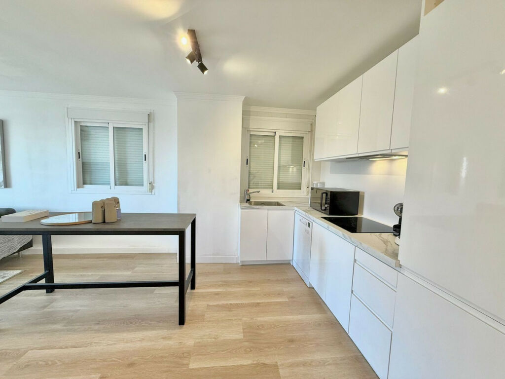 Middle Floor Apartment Fuengirola Málaga - image 7