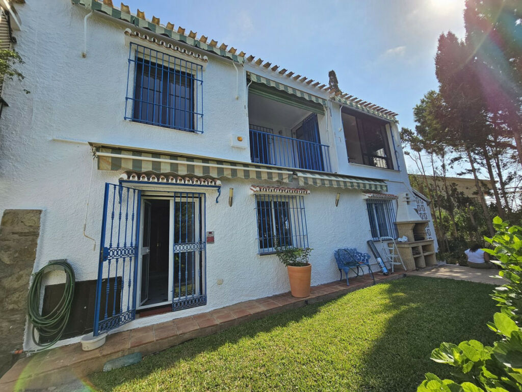Townhouse El Chaparral Málaga - image 7