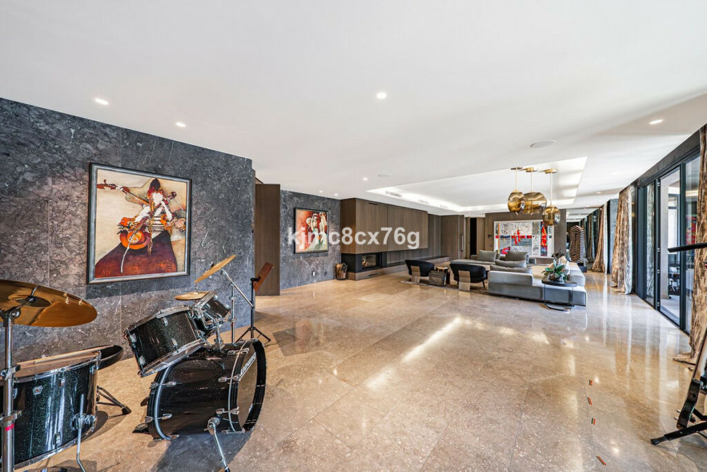 Detached Villa Guadalmina Baja Málaga - image 7