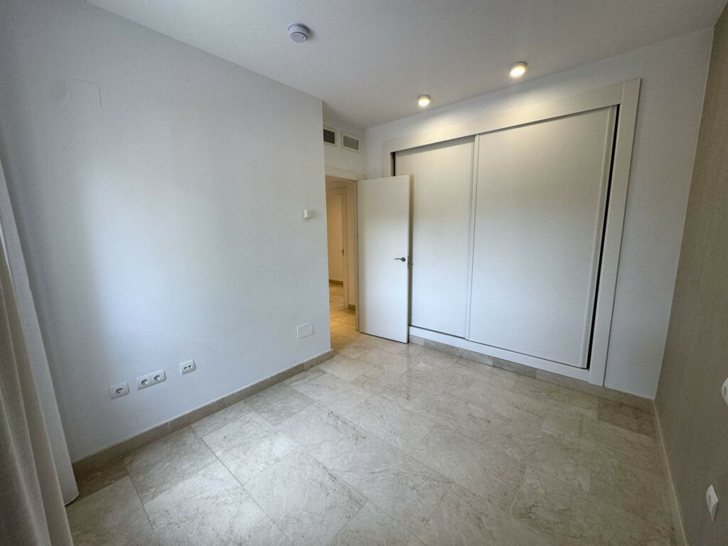Ground Floor Apartment Atalaya Málaga - image 7
