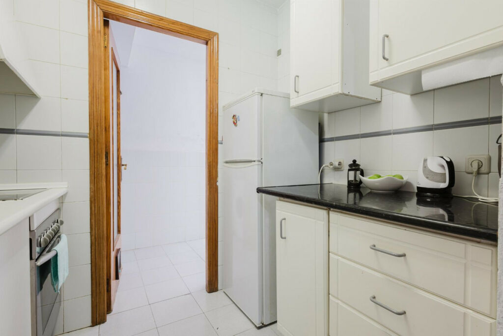 Middle Floor Apartment Torrevieja Alicante - image 7