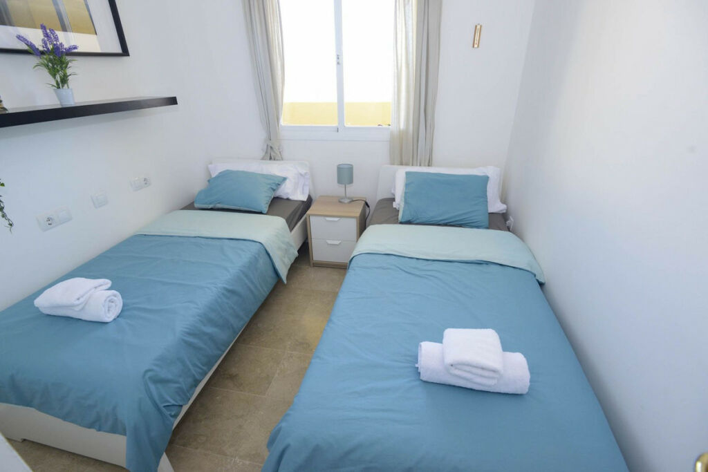 Penthouse La Duquesa Málaga - image 7