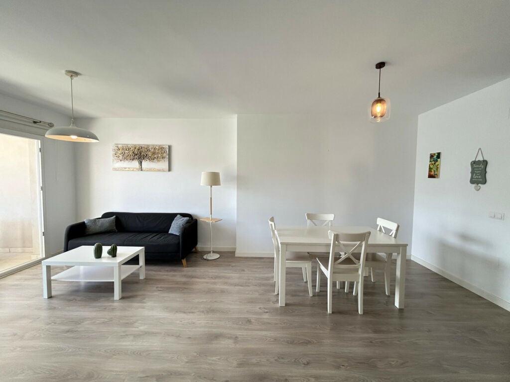 Middle Floor Apartment Nueva Andalucía Málaga - image 7