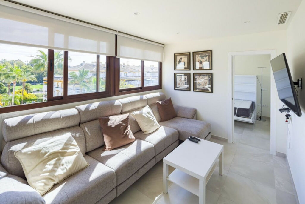 Penthouse Nueva Andalucía Málaga - image 7