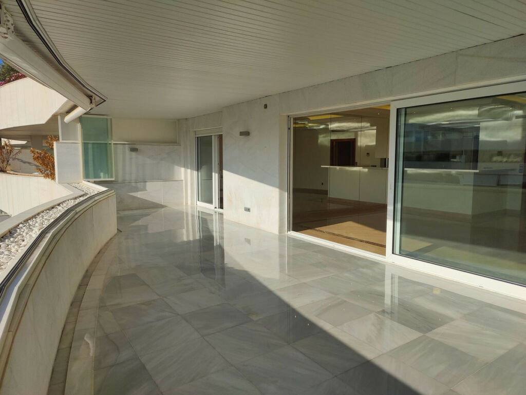 Middle Floor Apartment Marbella Málaga - image 7