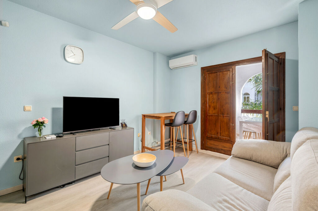 Middle Floor Apartment Torrevieja Alicante - image 7