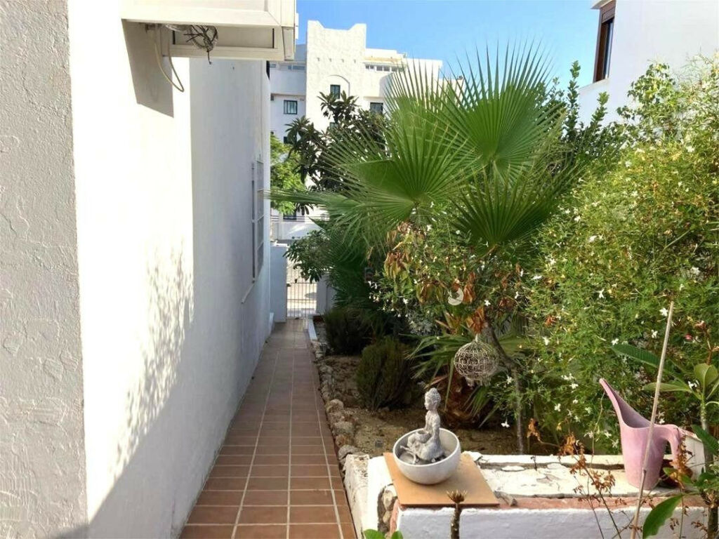 Semi-Detached House La Colina Málaga - image 25