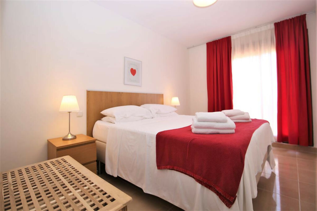 Middle Floor Apartment Estepona Málaga - image 7
