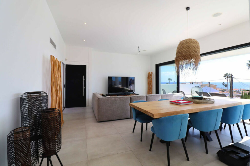 Detached Villa El Chaparral Málaga - image 7
