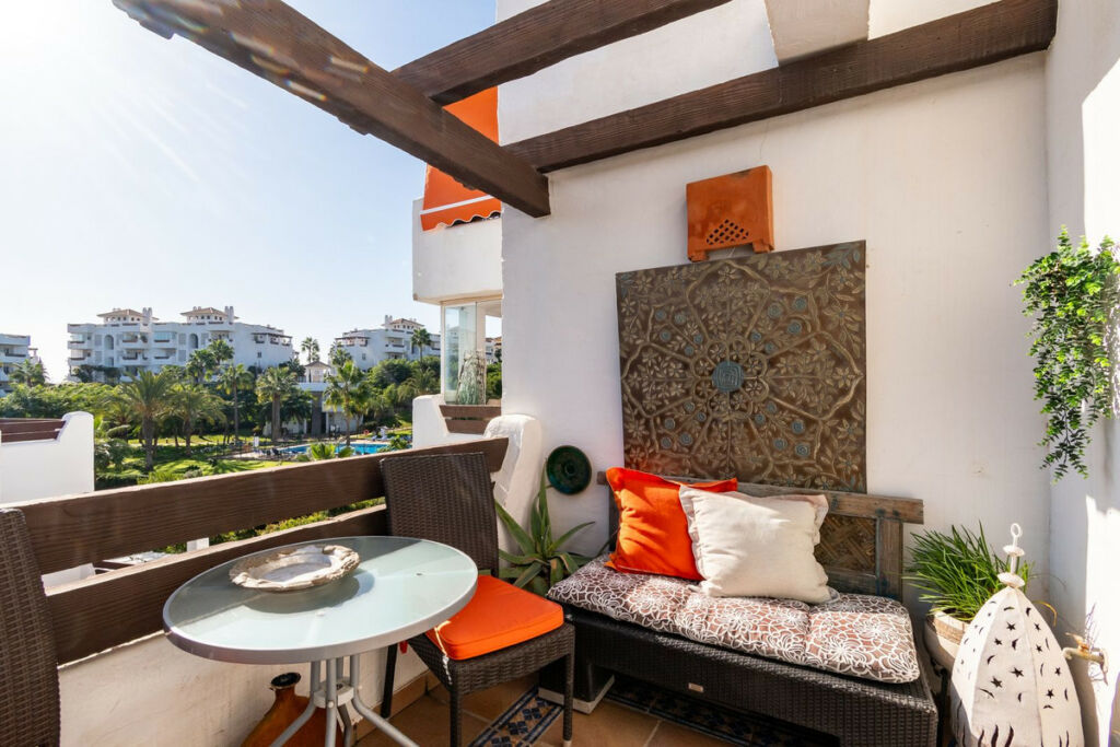 Middle Floor Apartment Estepona Málaga - image 7