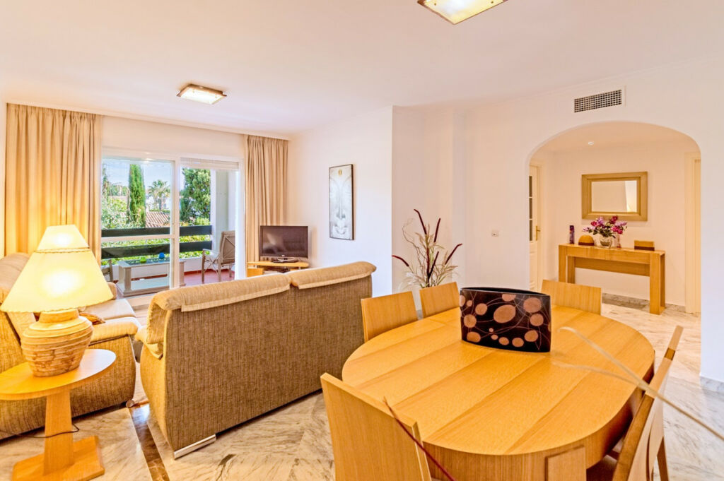 Middle Floor Apartment San Pedro de Alcántara Málaga - image 7