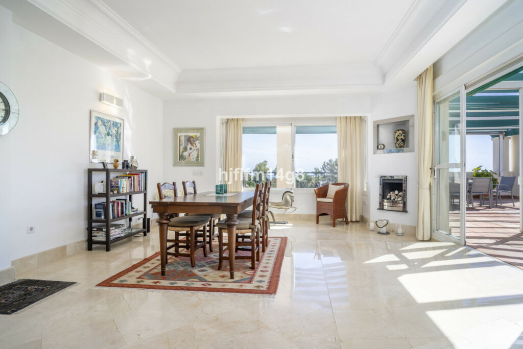 Penthouse Nueva Andalucía Málaga - image 7