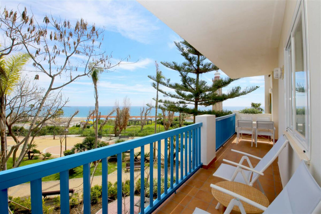 Middle Floor Apartment Estepona Málaga - image 7